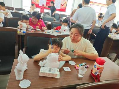 倡新時代婚育文化，筑家庭和諧幸?！】底稍兎?wù)在行動
